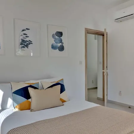 Phaedrus Living: City Center Residences Emerald *