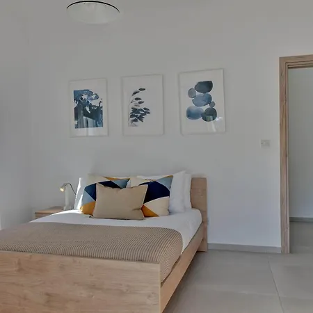 Apartment Phaedrus Living: City Center Residences Emerald Nicosia